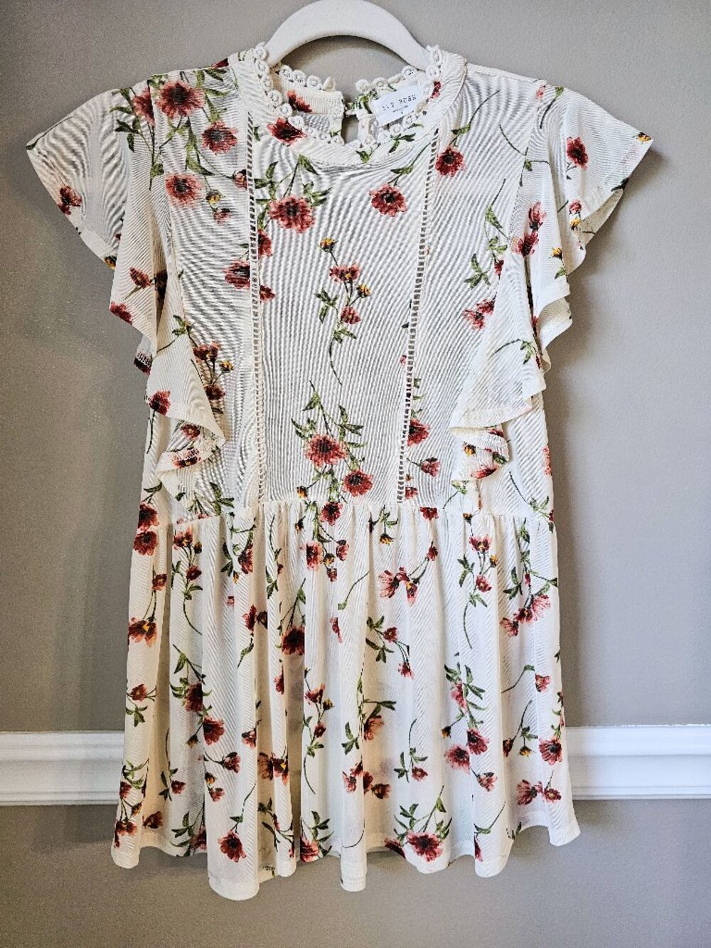 Ivy Rose Floral Flutter Sleeve Blouse Size Small Cream Boho Lace Trim - Picture 2 of 11